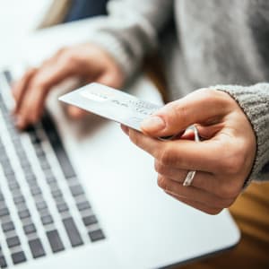 Going Global: Hur kreditkort förenklar gränsöverskridande onlinekasinotransaktioner