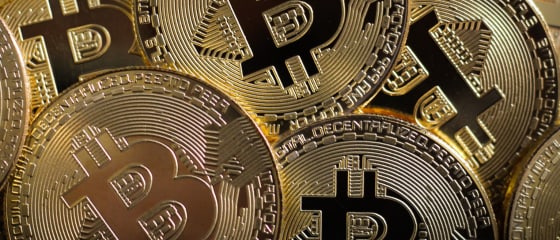 Bitcoin kontra traditionella betalningsmetoder för onlinekasinon: för- och nackdelar